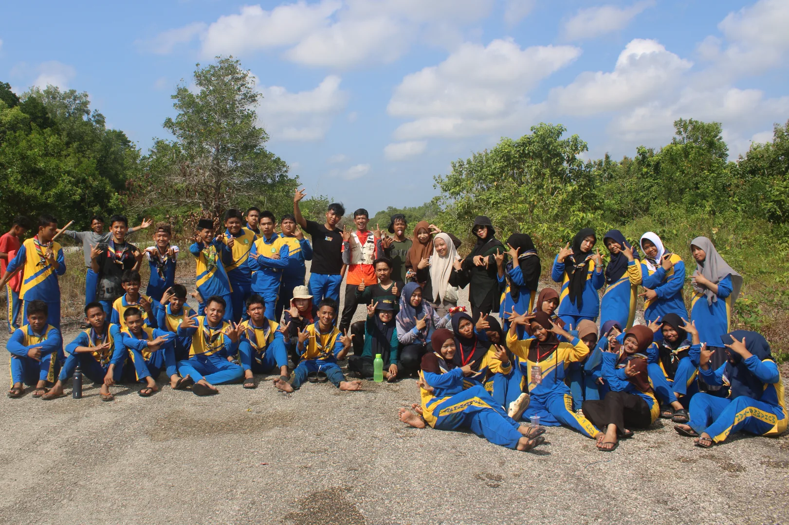 Foto Bersama Sehabis Jelajah