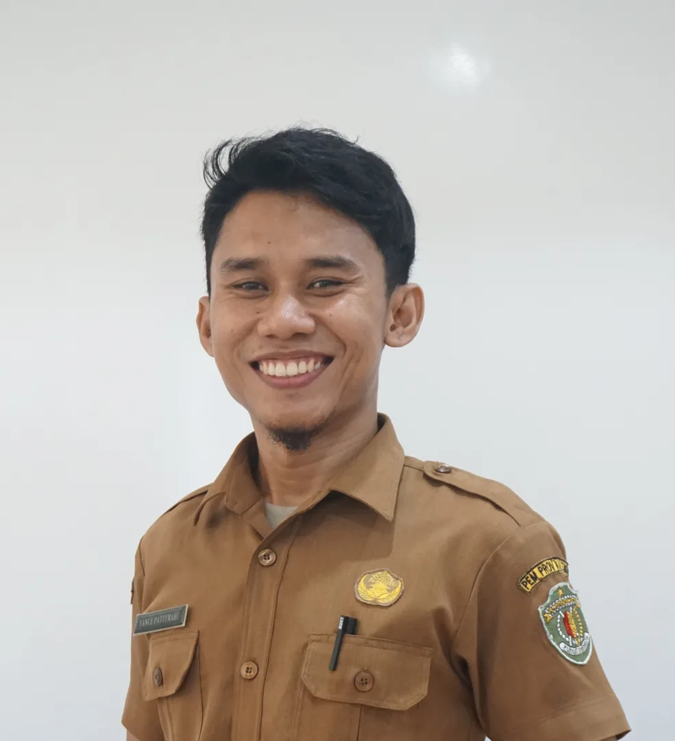 Yance Pattymahu, S.Pd